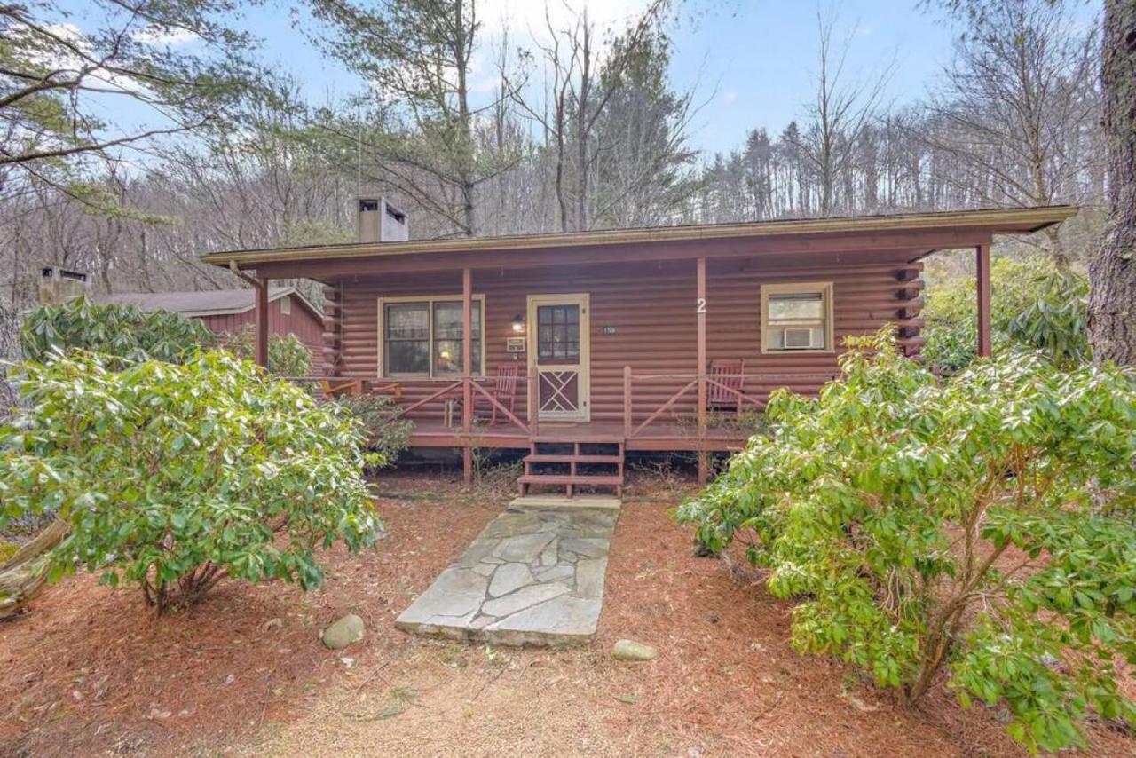 Classic Log Cabin With Fireplace On Quiet River Blowing Rock Eksteriør bilde
